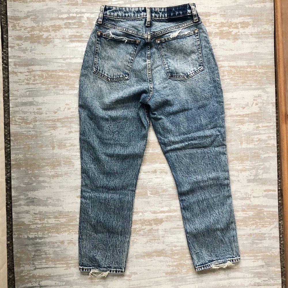 A&F Curve Love Acid Wash High Rise Jeans - Picture 5 of 6
